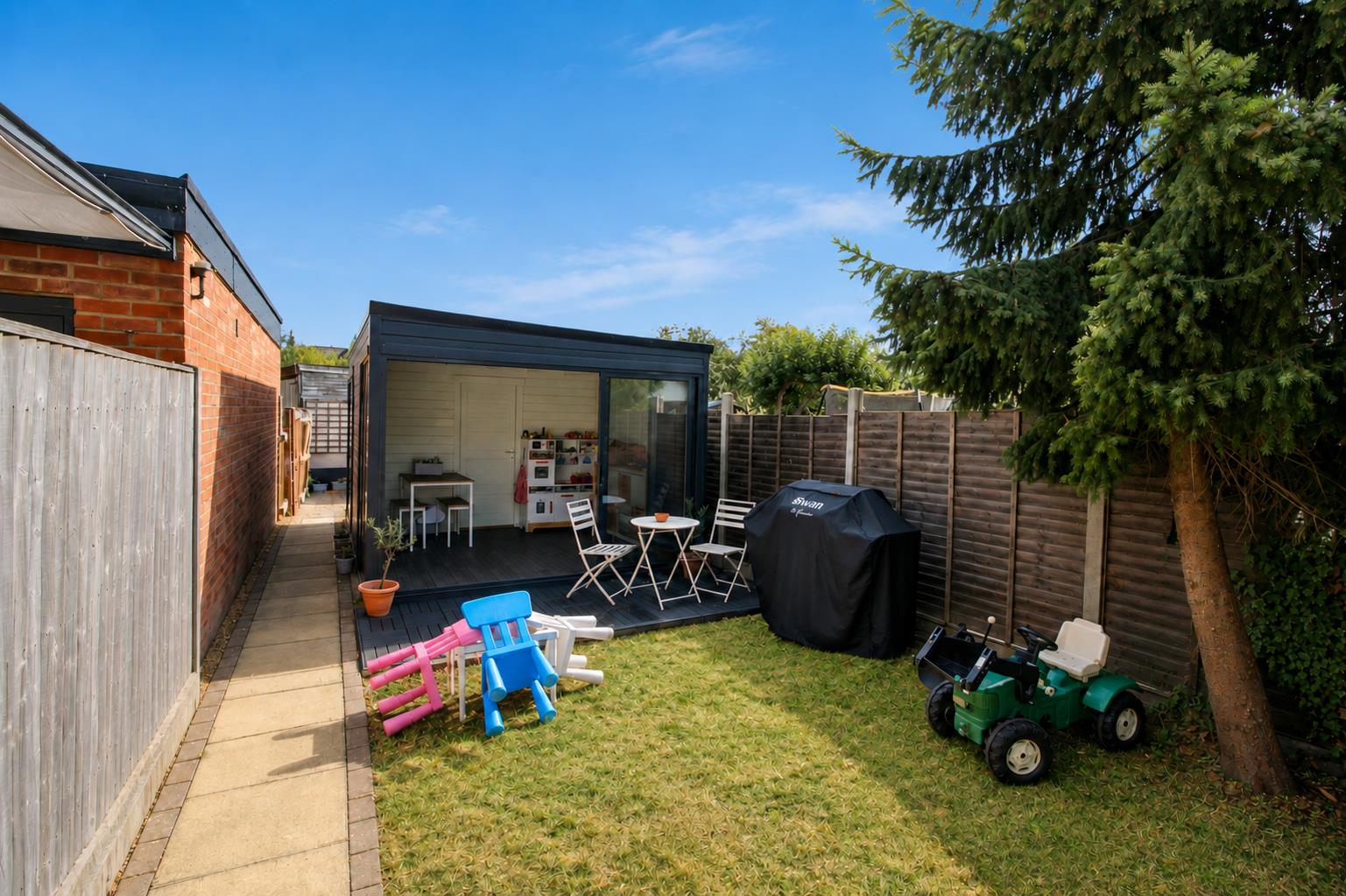 Gratwicke Road, Tilehurst, Reading